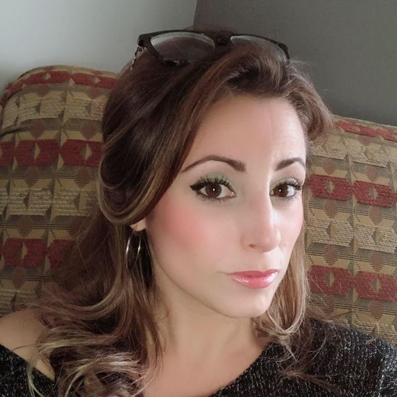 Meet your Posher, Sabrina - Picture 1 of 1